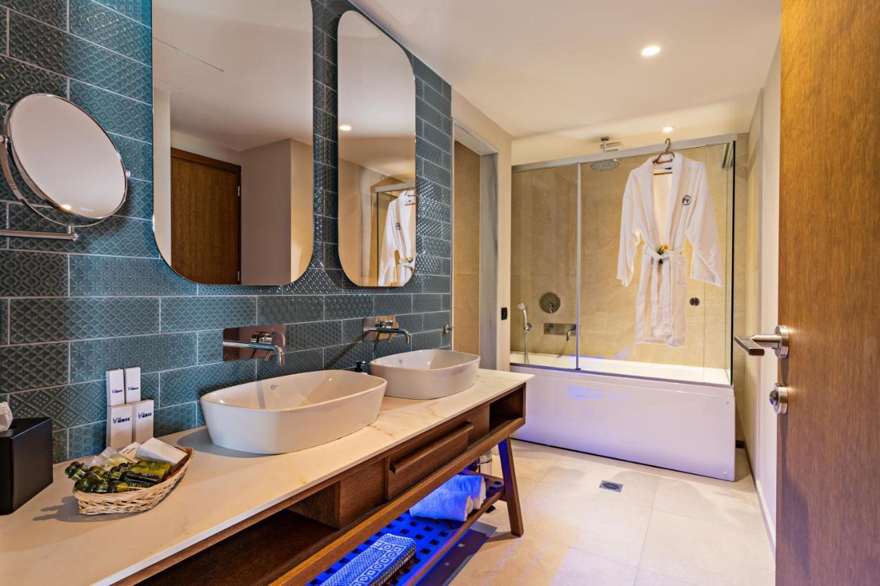 Minos Ambassador Suites & Spa - Adults Only 罗希姆诺 外观 照片