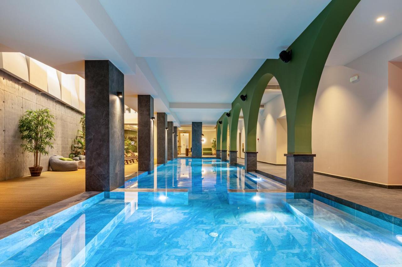 Minos Ambassador Suites & Spa - Adults Only 罗希姆诺 外观 照片